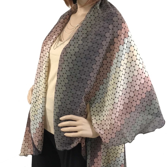 Circles - Picture 2 of 4